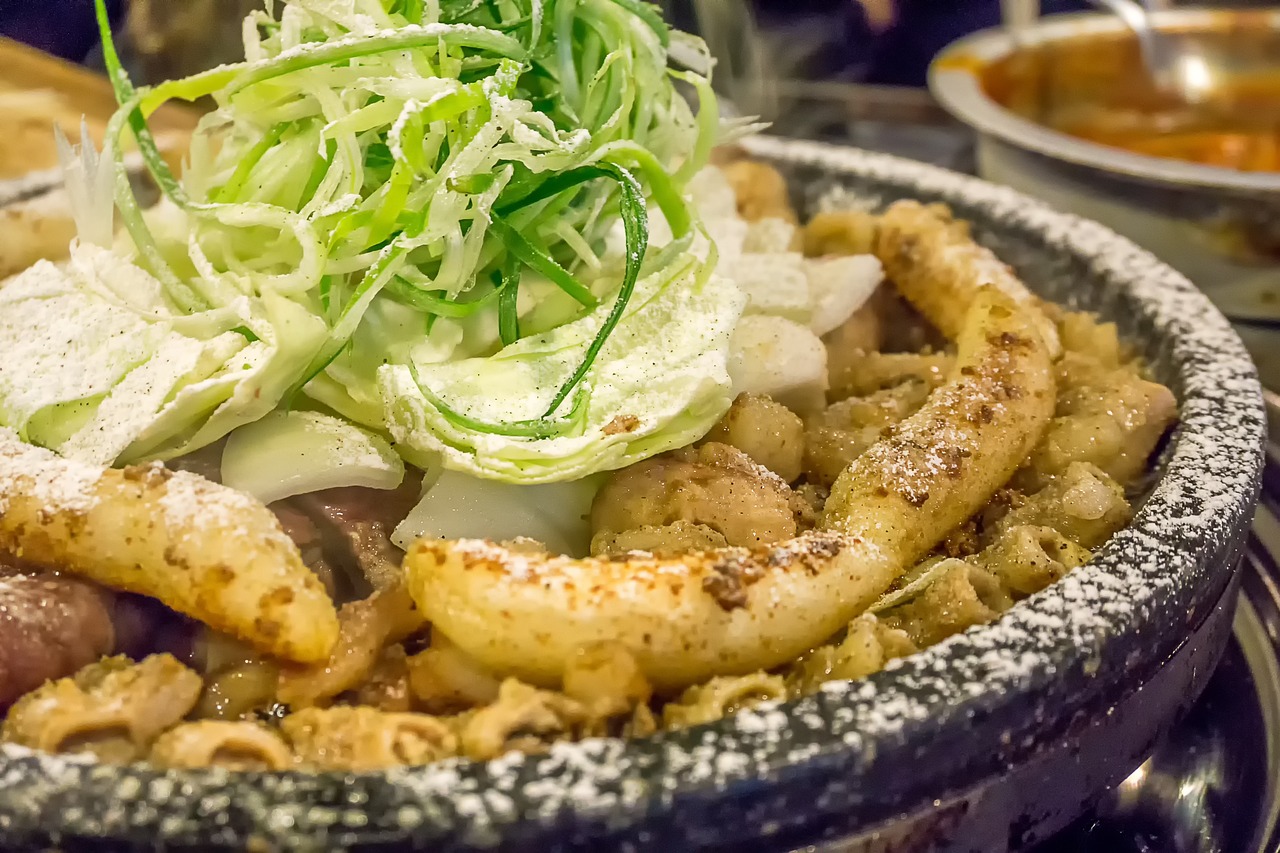 속초에서 놓칠 수 없는 맛집 10곳, 현지인이 추천하는 맛의 진수