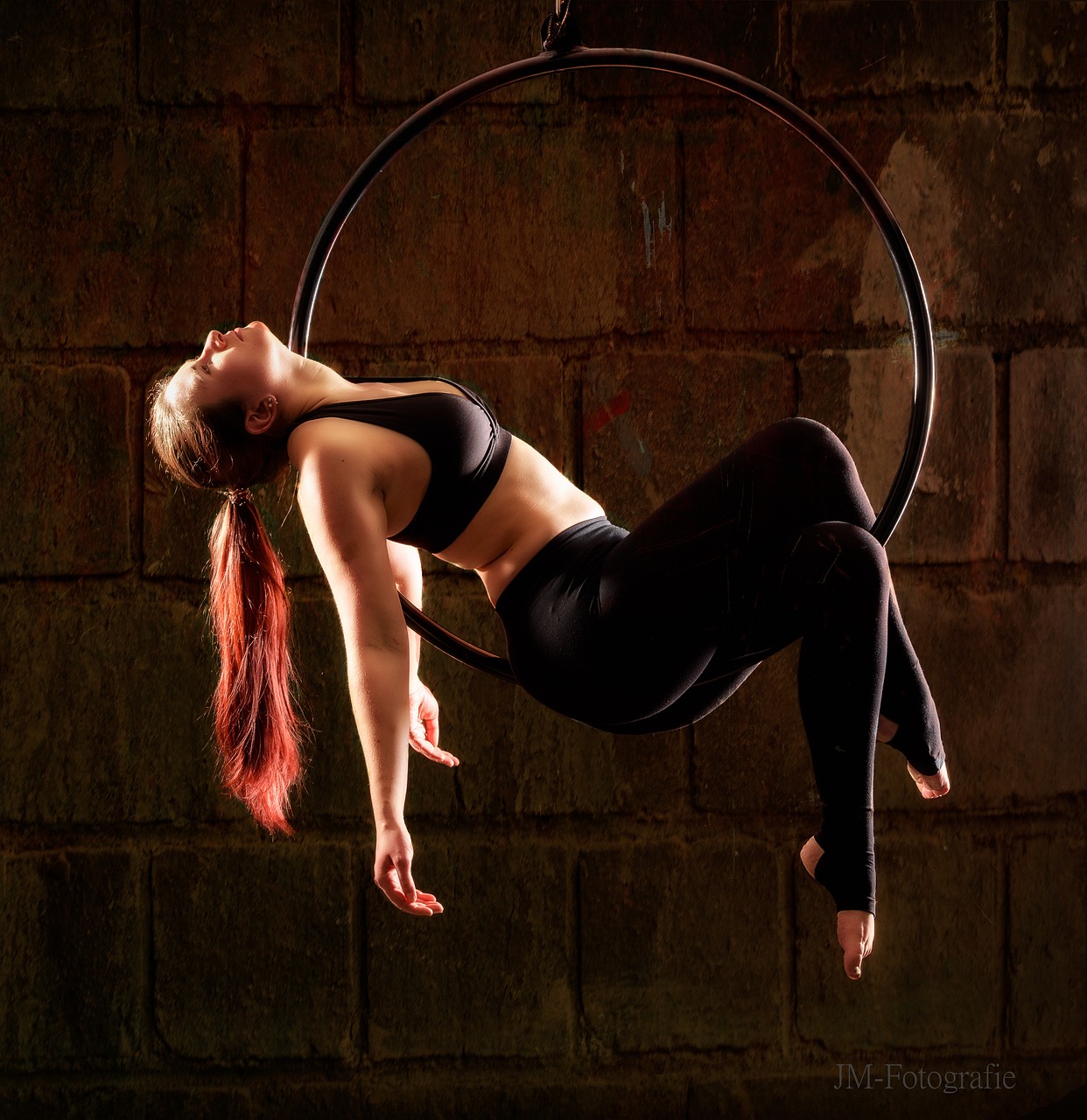 2025년, 뱀띠의 해를 준비하며: 다이어리와 휴일 빠르게 정리해 보자!