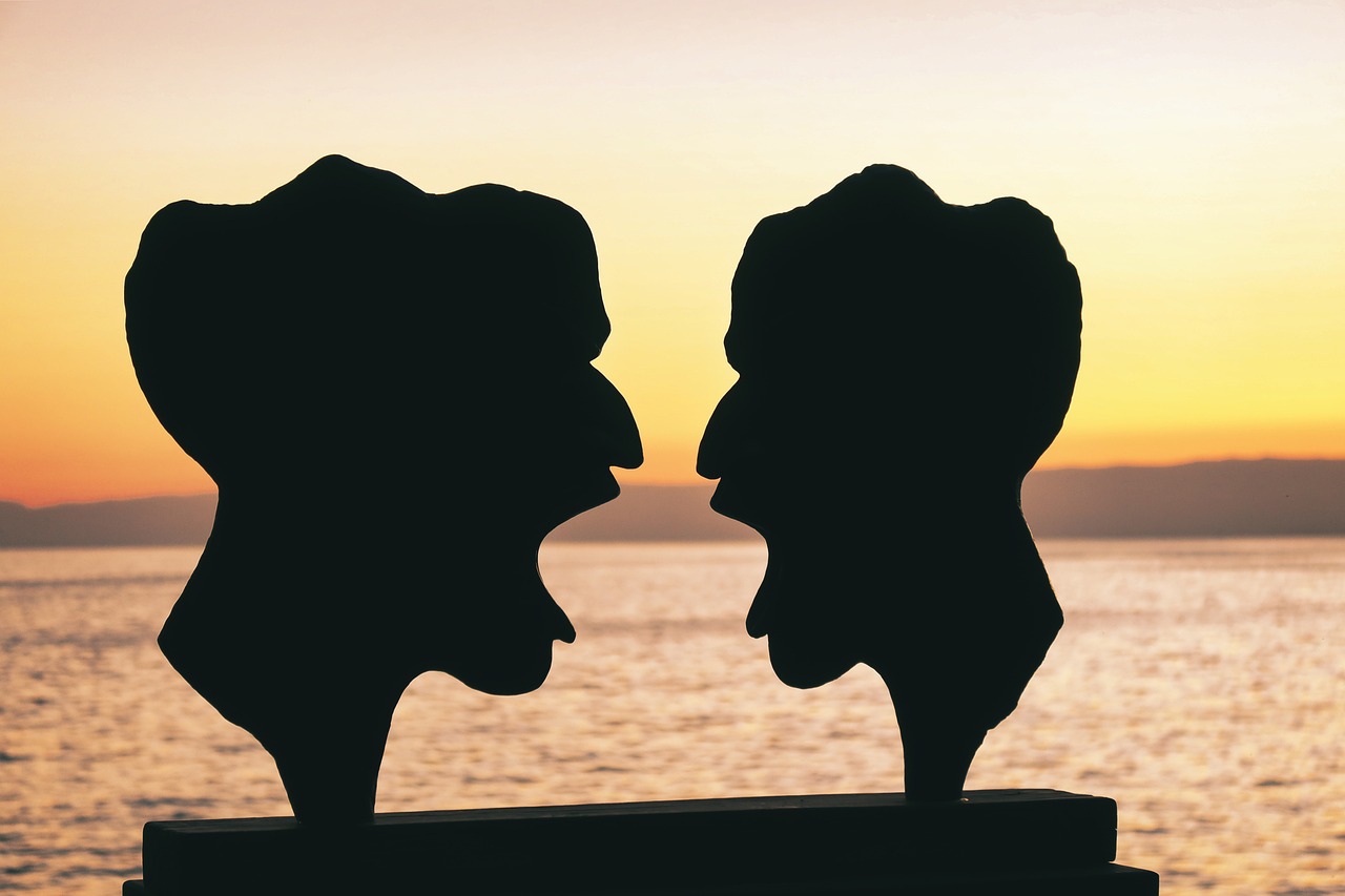 선출직 교육감과 교과부의 정책 갈등: 시대착오를 넘어서